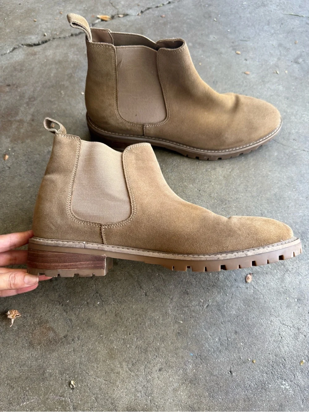 Steve Madden Suede Chelsea Boots in Tan